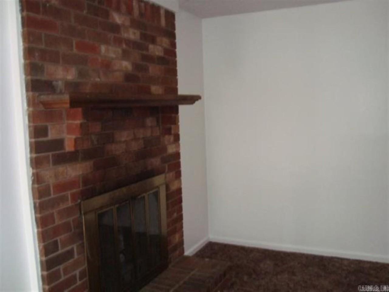 109 N Park A - Photo 2 of 10