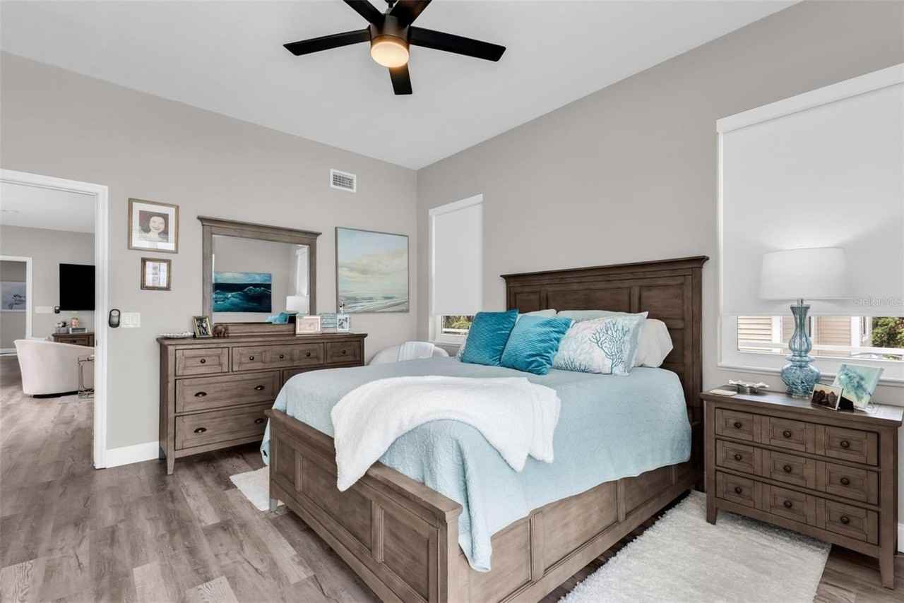 276 Lewis Cir - Photo 3 of 26