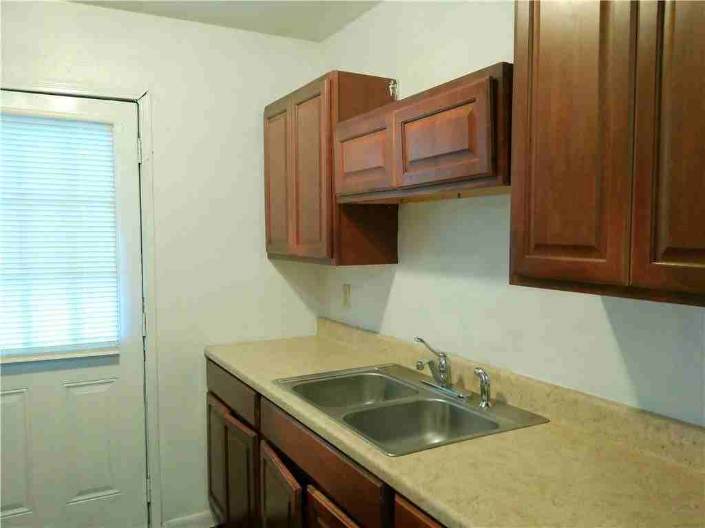 4326 Vestal St - Photo 4 of 13