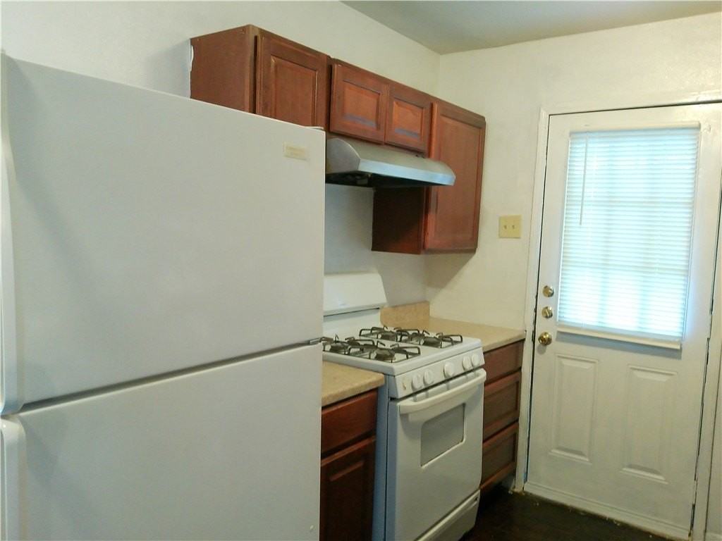 4326 Vestal St - Photo 5 of 13