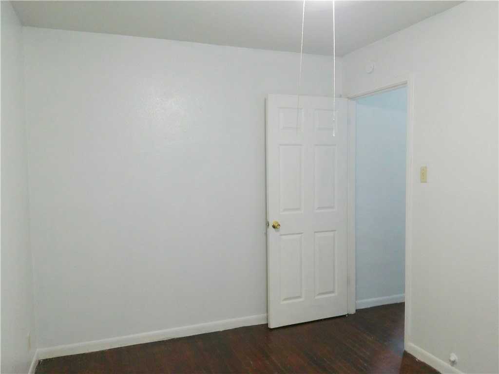 4326 Vestal St - Photo 7 of 13