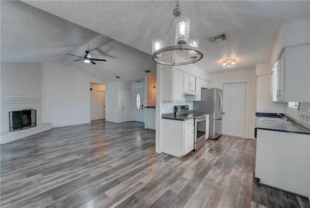 2310 Vialoux Dr - Photo 5 of 21