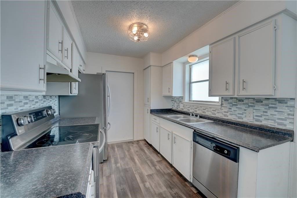 2310 Vialoux Dr - Photo 7 of 21