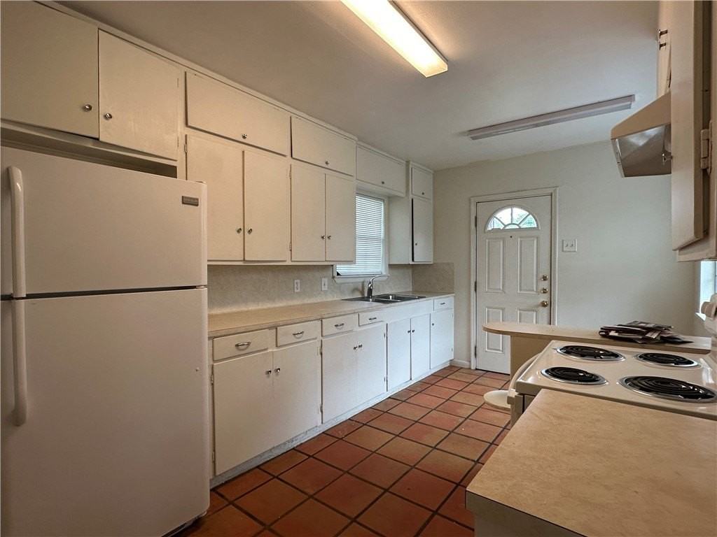 4309 Yucca St - Photo 4 of 10