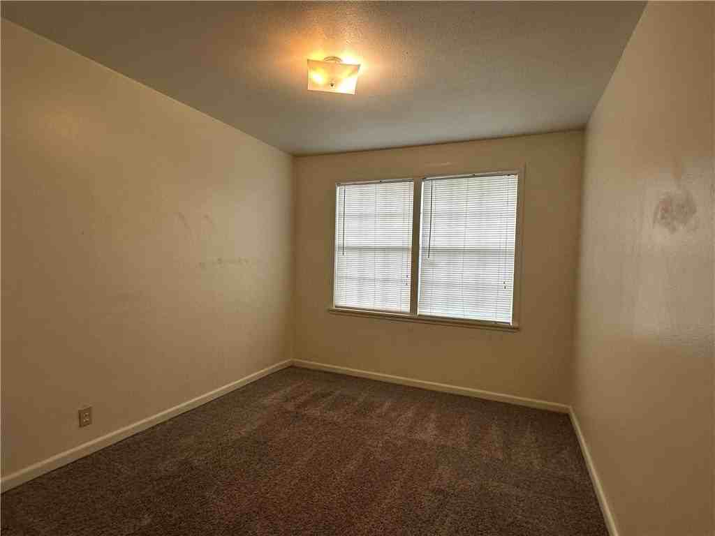 4309 Yucca St - Photo 6 of 10