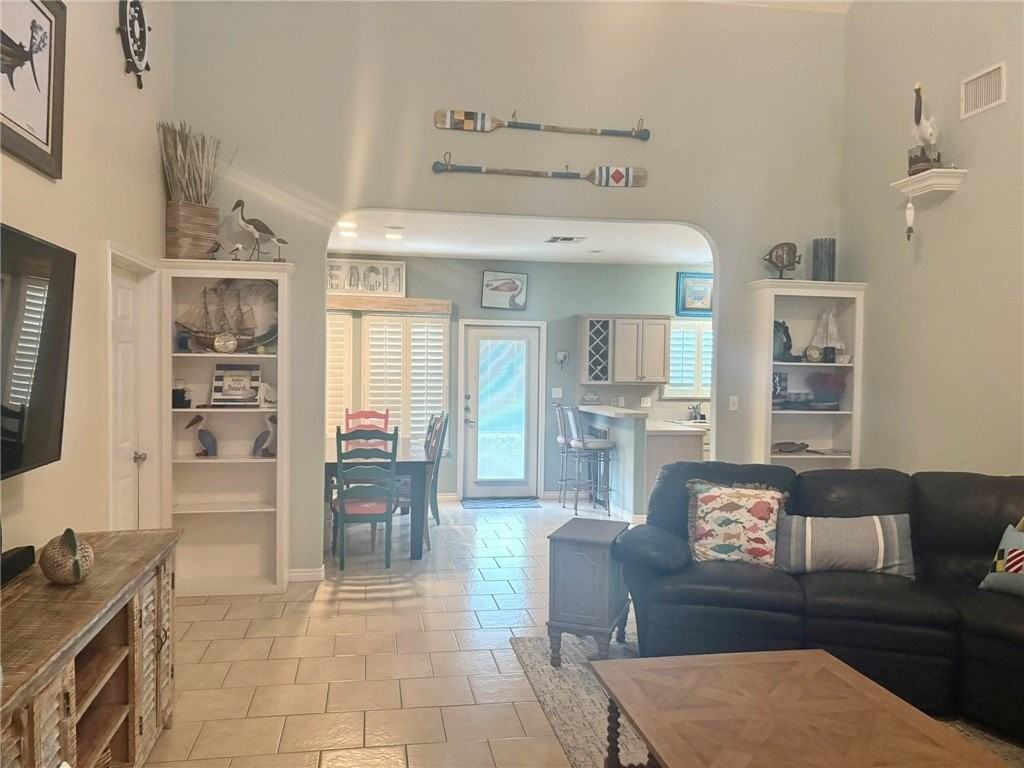 15641 Palmira Ave #B - Photo 7 of 28