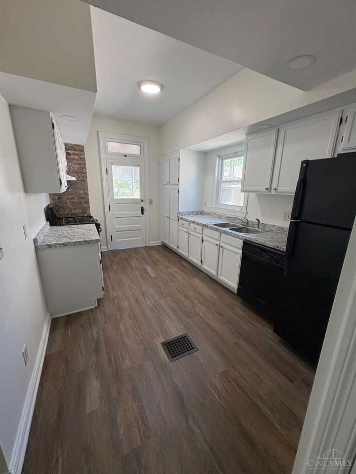 3559 Vista Ave #1 - Photo 5 of 10