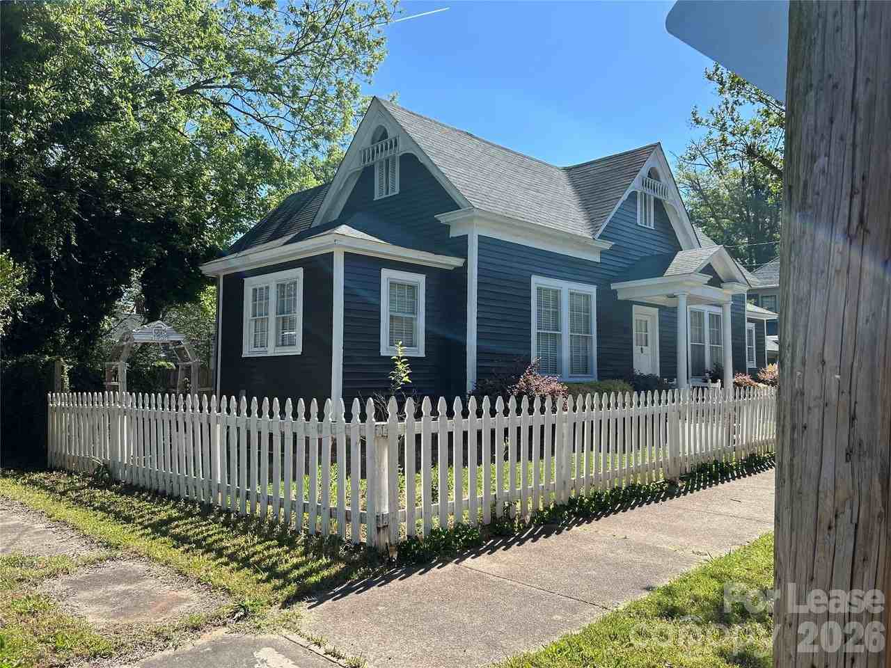 412 W Horah St - Photo 2 of 8