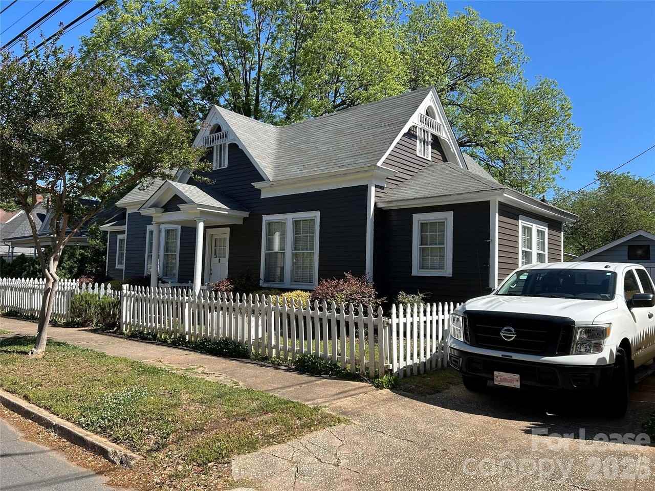 412 W Horah St - Photo 3 of 8