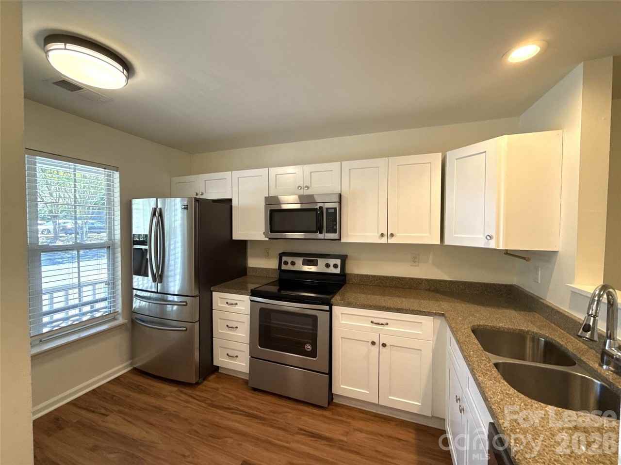 639 Mountainwater Dr - Photo 2 of 18