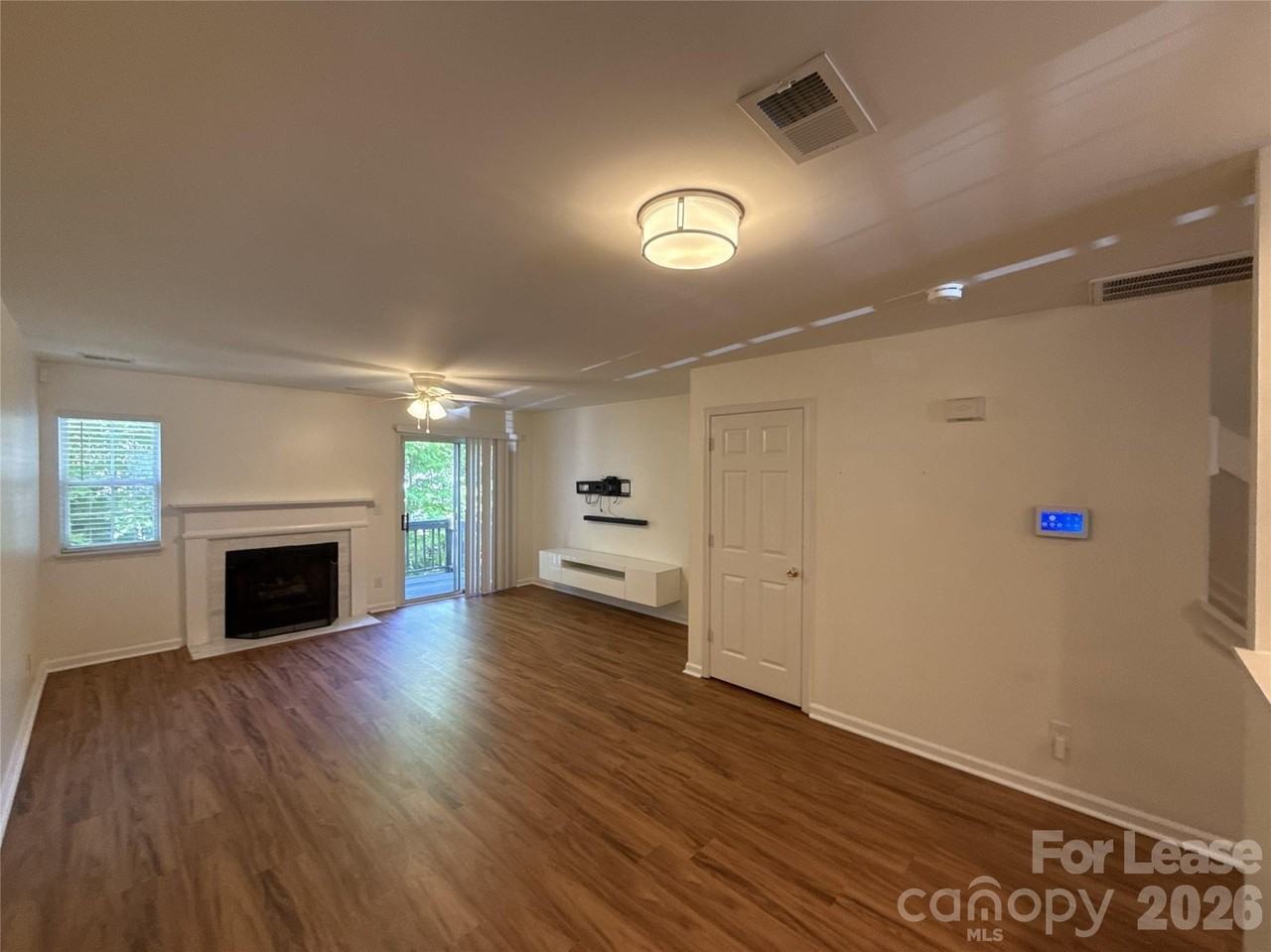 639 Mountainwater Dr - Photo 4 of 18