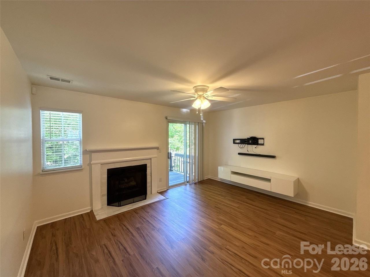 639 Mountainwater Dr - Photo 5 of 18