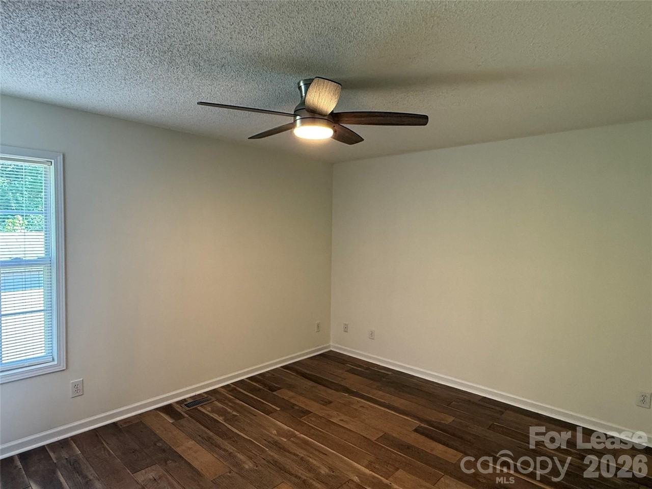 330 Ferrell Ave - Photo 6 of 14