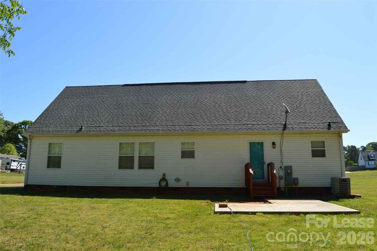 118 Grain Dr - Photo 3 of 17