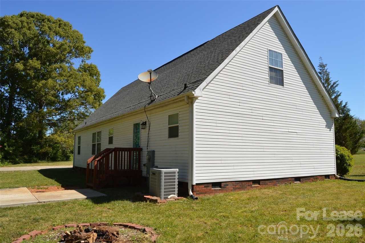 118 Grain Dr - Photo 4 of 17