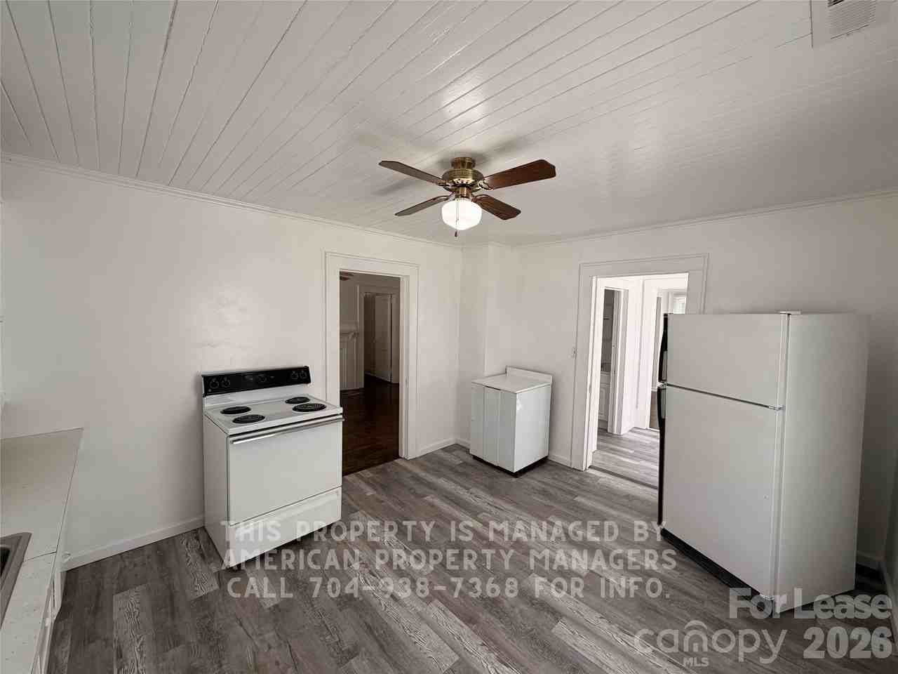 1604 Carolina Ave - Photo 4 of 10