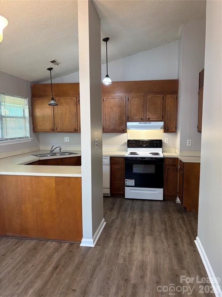 6714 Marston Ct - Photo 5 of 25