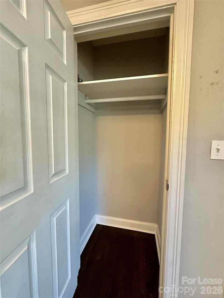 710 Neil St - Photo 5 of 28