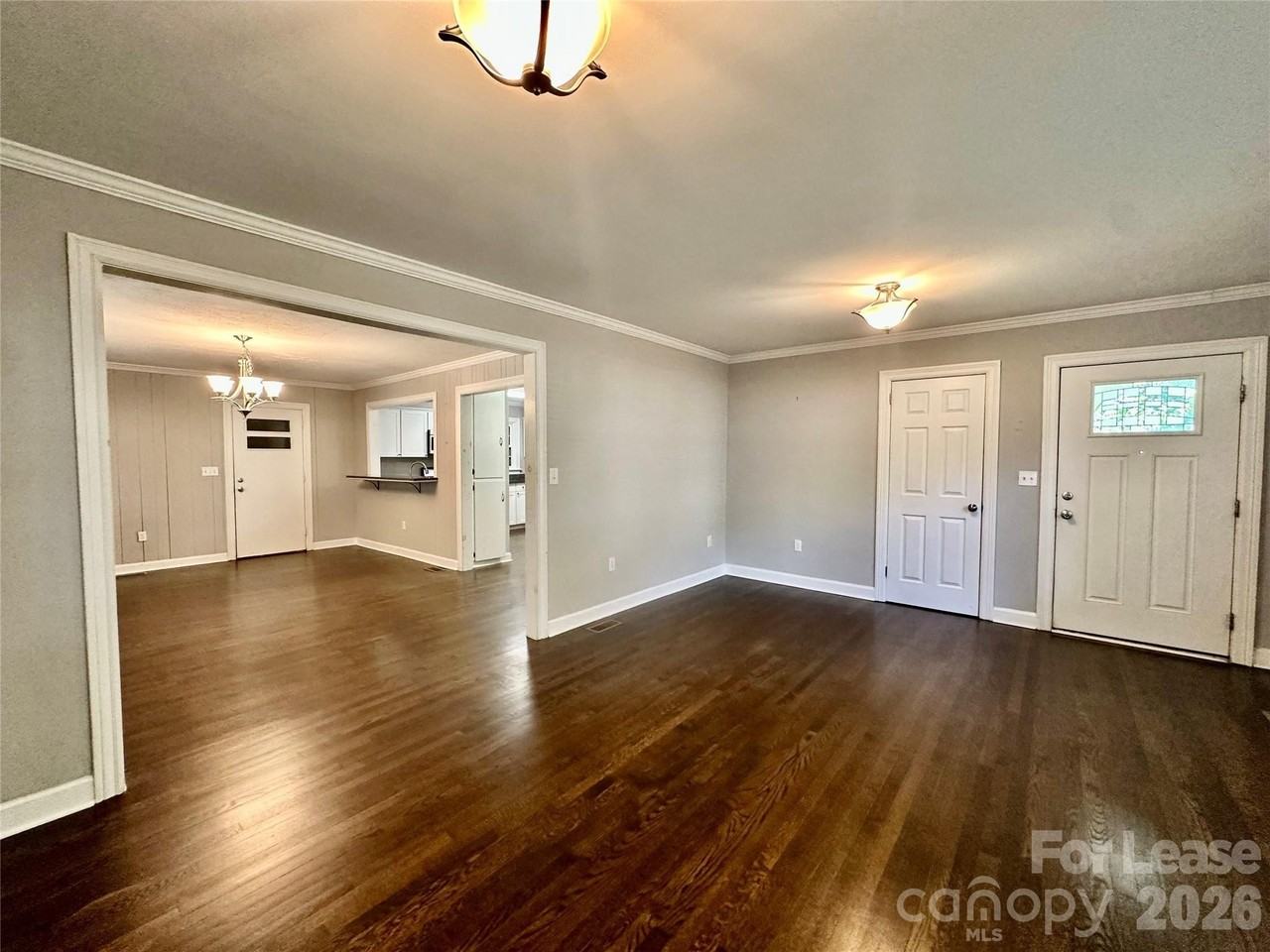 710 Neil St - Photo 6 of 28