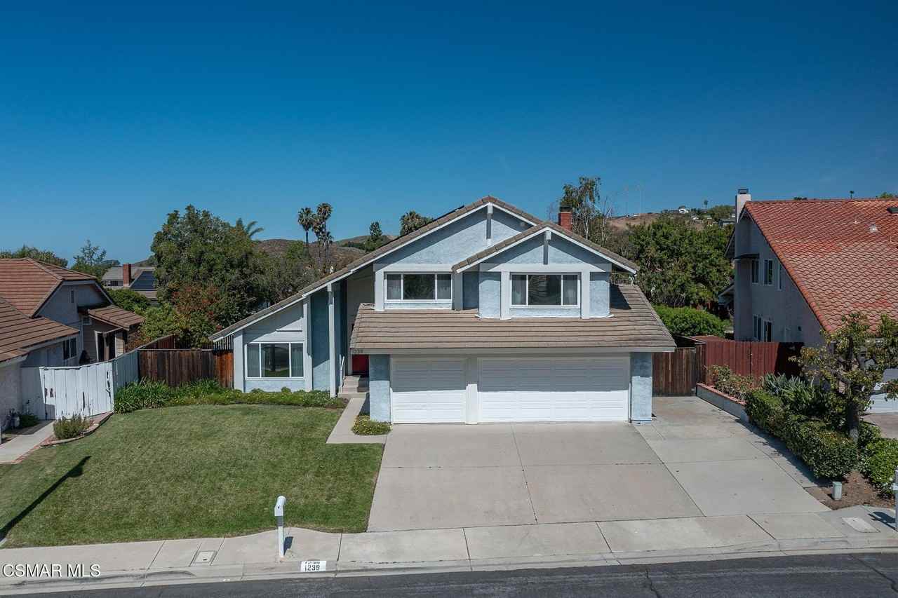 1239 Honeysuckle Ct - Photo 2 of 33