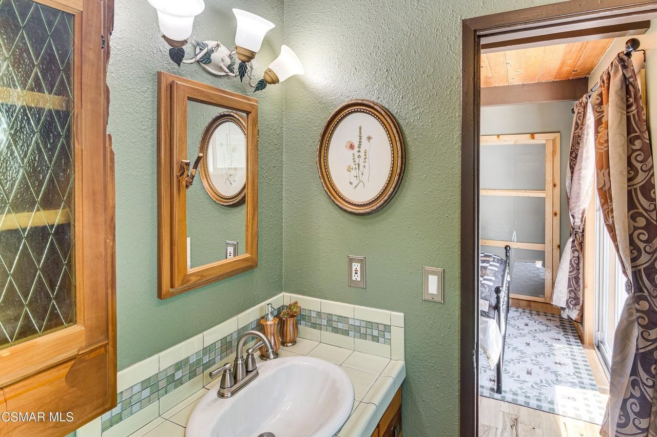 1467 Kathleen Dr - Photo 5 of 11