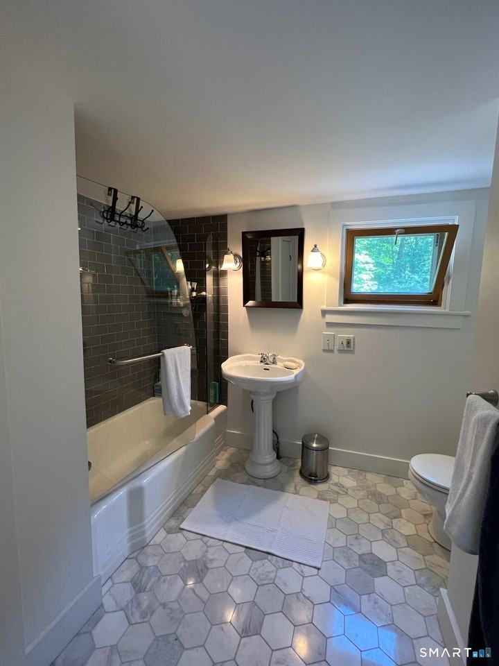 41 Frenchmans Rd - Photo 5 of 12