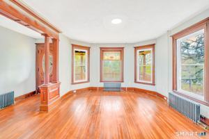 featured image of 114 Buckingham St #1stFL