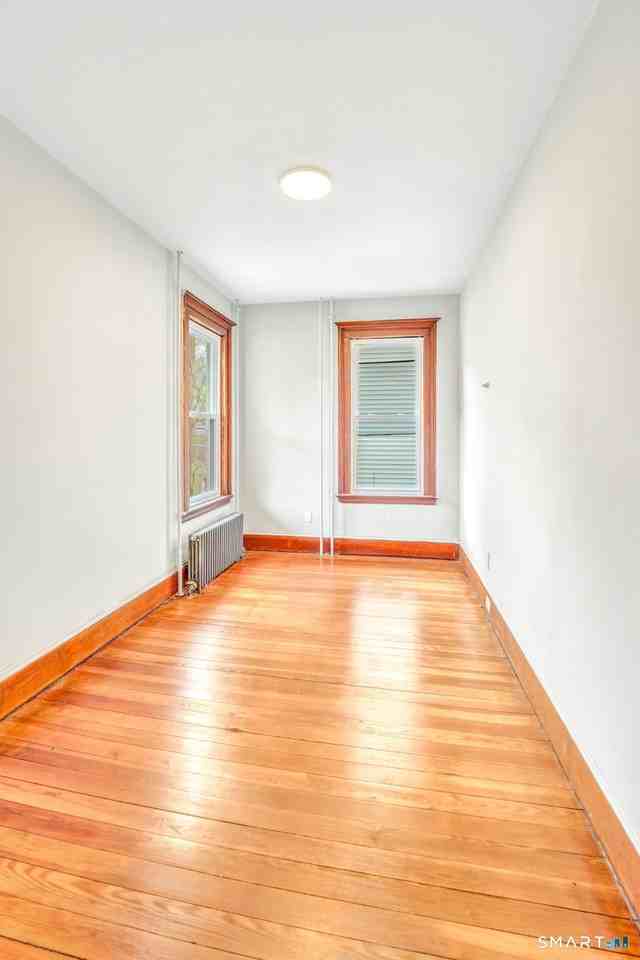 114 Buckingham St #1stFL - Photo 5 of 7