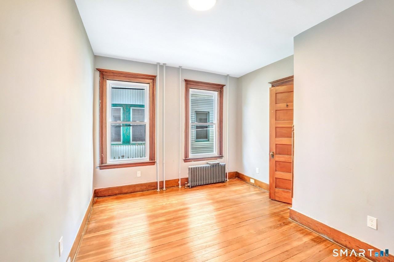 114 Buckingham St #1stFL - Photo 6 of 7