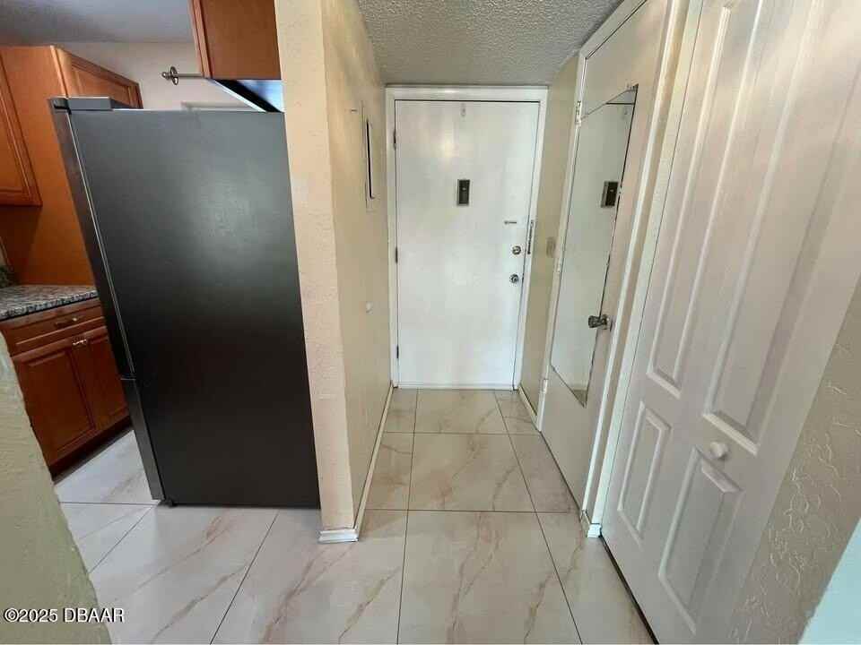 144 S Halifax Ave #8 - Photo 6 of 17