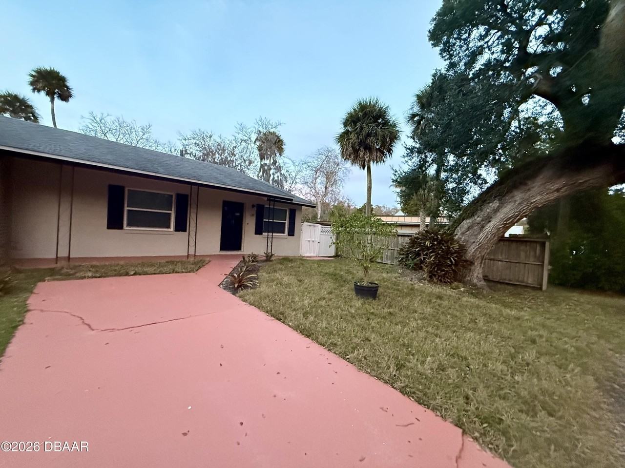 139 Highland Ave - Photo 2 of 9