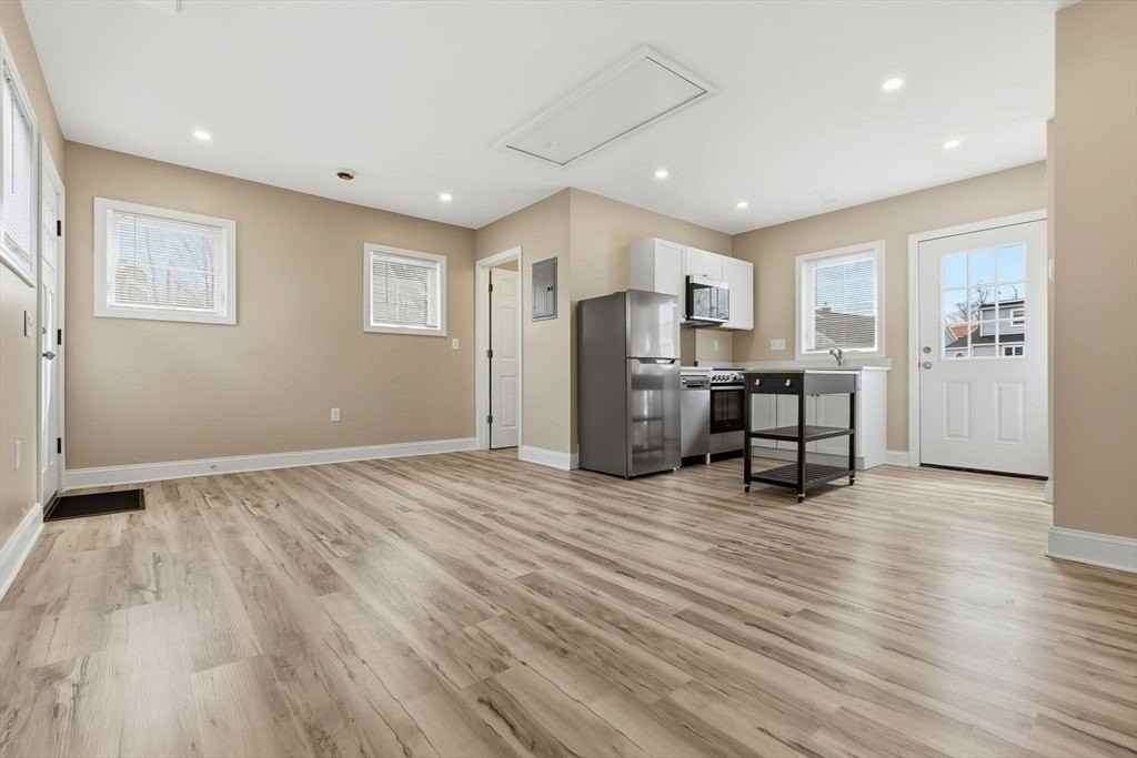 9 Winthrop Ave - Photo 5 of 12