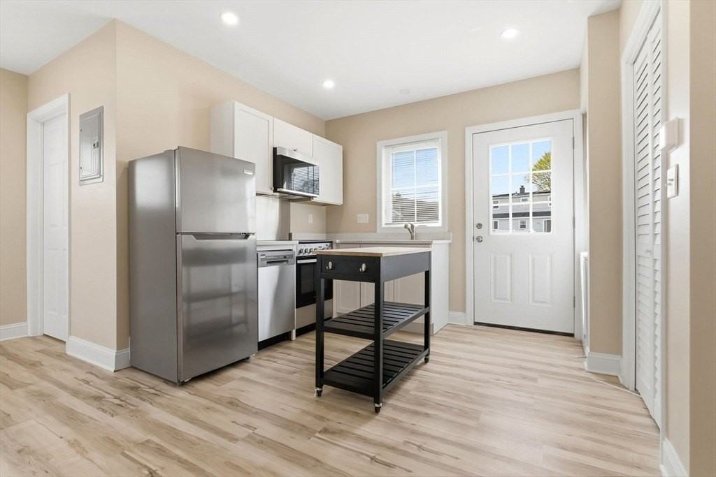 9 Winthrop Ave - Photo 7 of 12