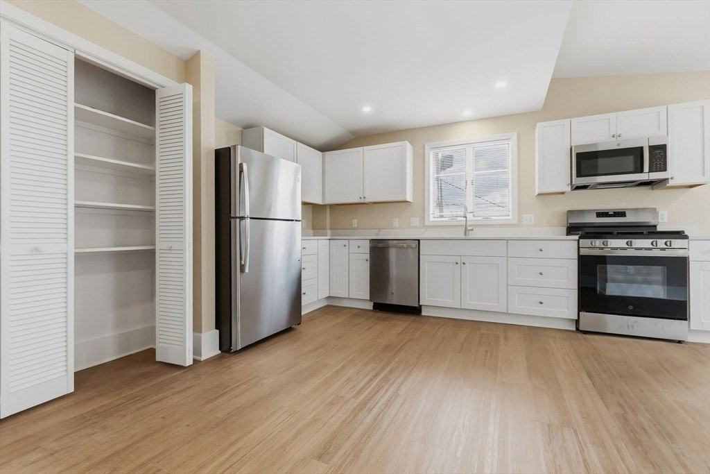 142 Elliott 2 - Photo 5 of 23