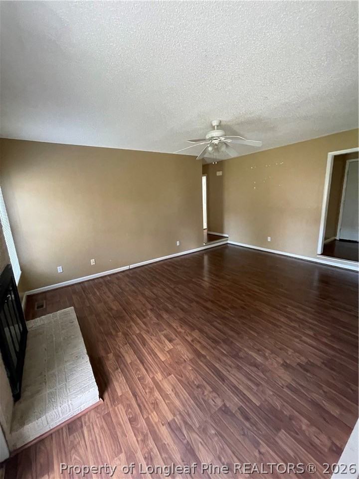 6717 Sandfield Ct - Photo 5 of 29