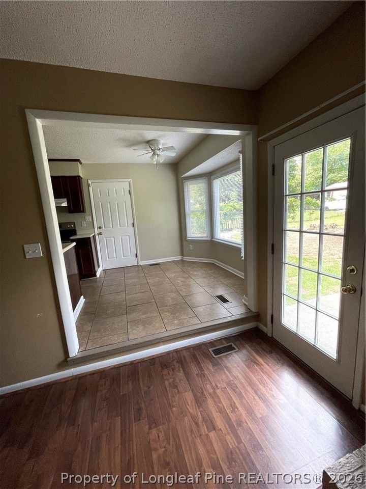 6717 Sandfield Ct - Photo 6 of 29