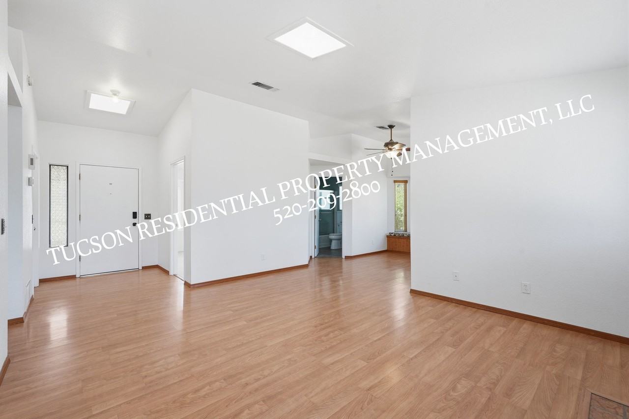 2531 W Glenbrook Way #1 - Photo 4 of 30