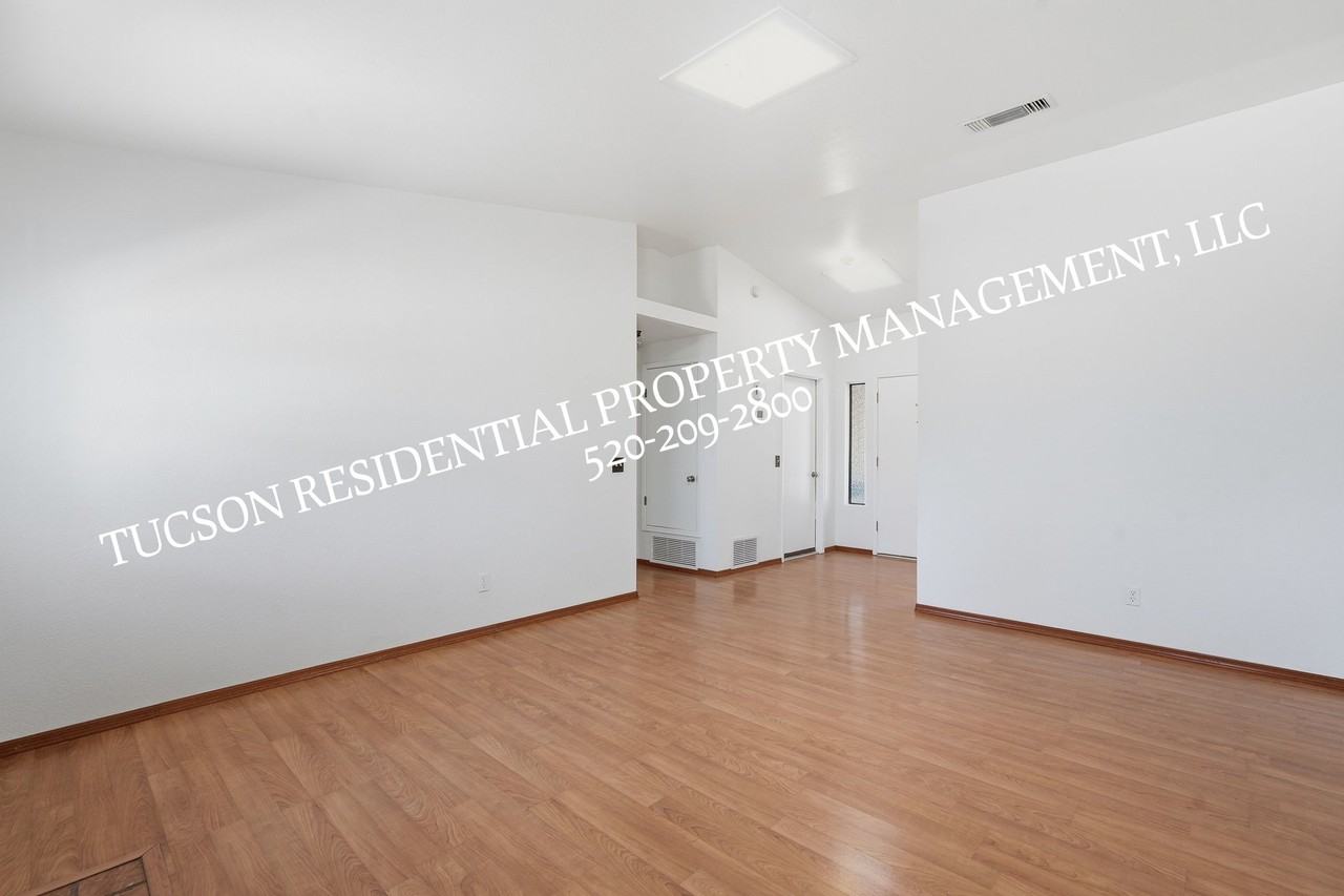 2531 W Glenbrook Way #1 - Photo 6 of 30