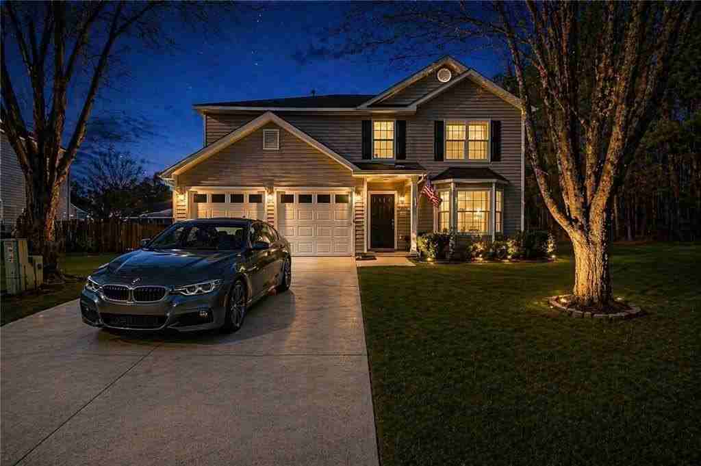 4493 Bridle Ridge Way - Photo 2 of 40