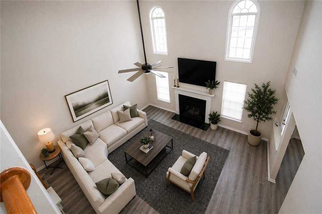 4493 Bridle Ridge Way - Photo 3 of 40