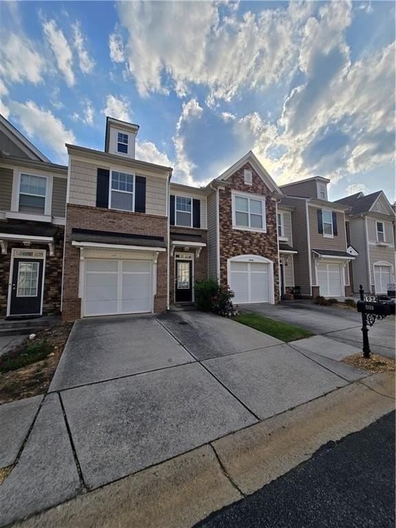 1934 Dilcrest Dr - Photo 2 of 32