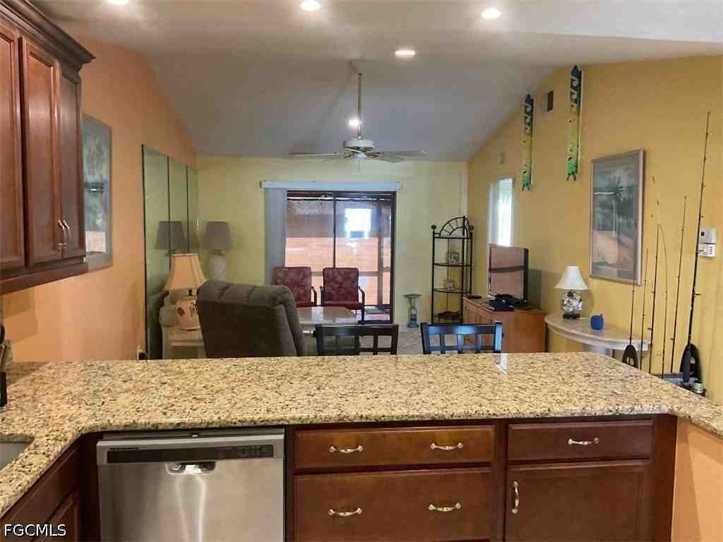 4919 Victoria Dr #4 - Photo 4 of 17