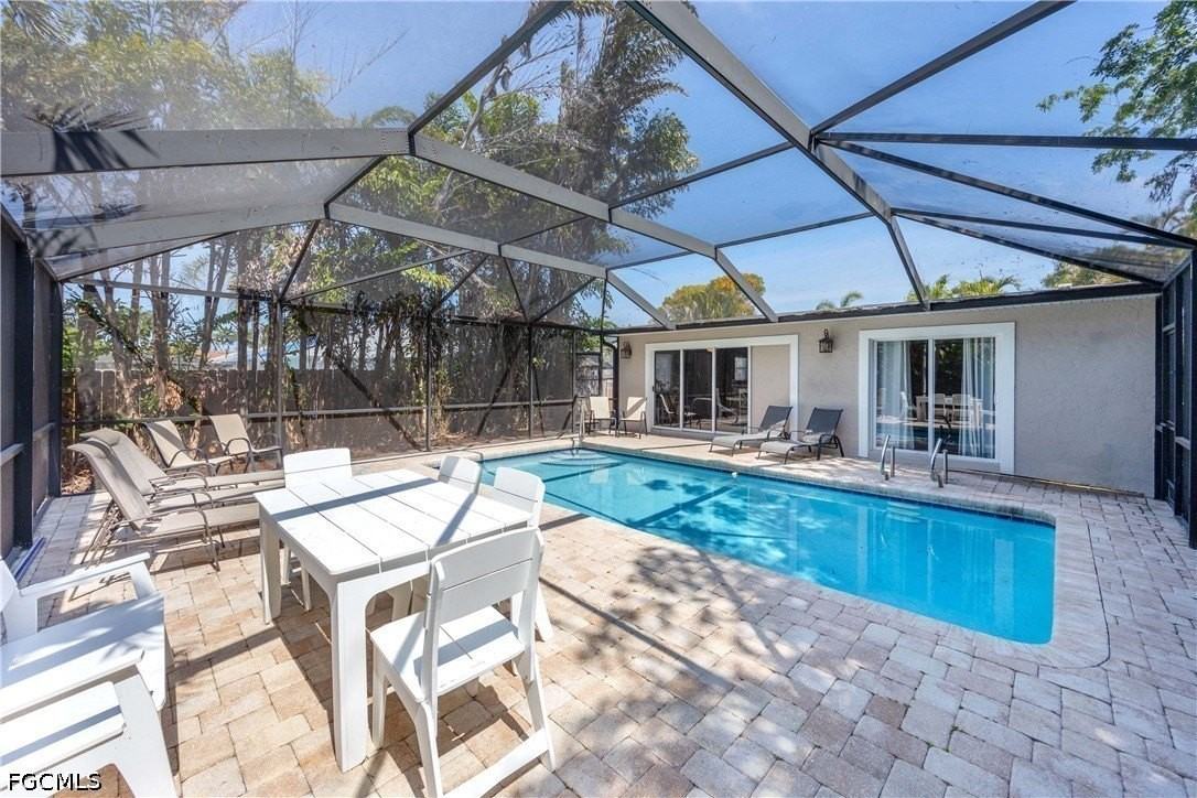 856 104th Ave N - Photo 4 of 35