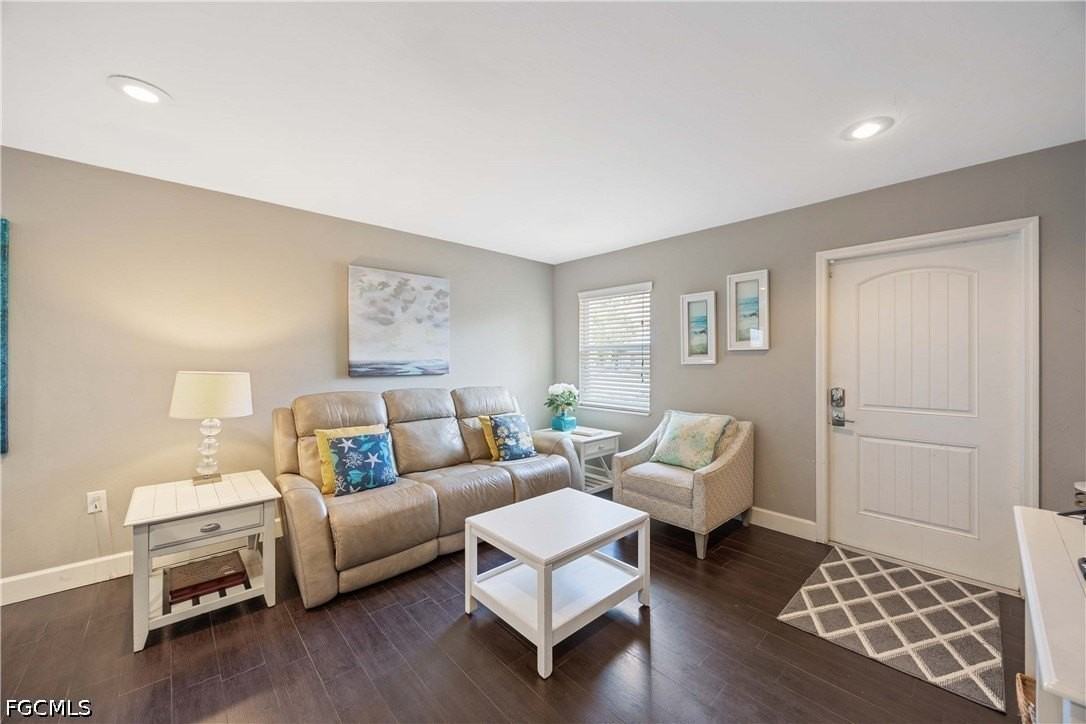 856 104th Ave N - Photo 5 of 35