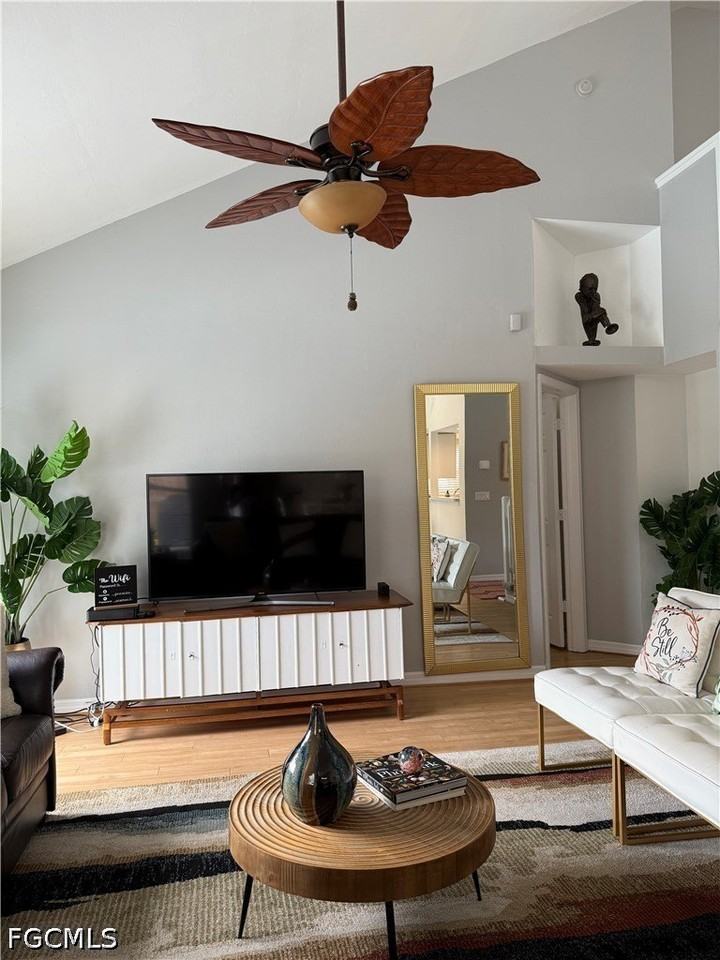 15009 Cloverdale Dr - Photo 4 of 22