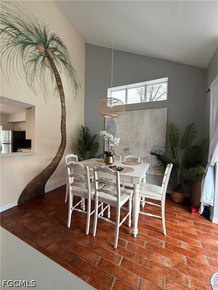 15009 Cloverdale Dr - Photo 5 of 22