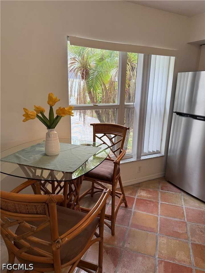 15009 Cloverdale Dr - Photo 7 of 22