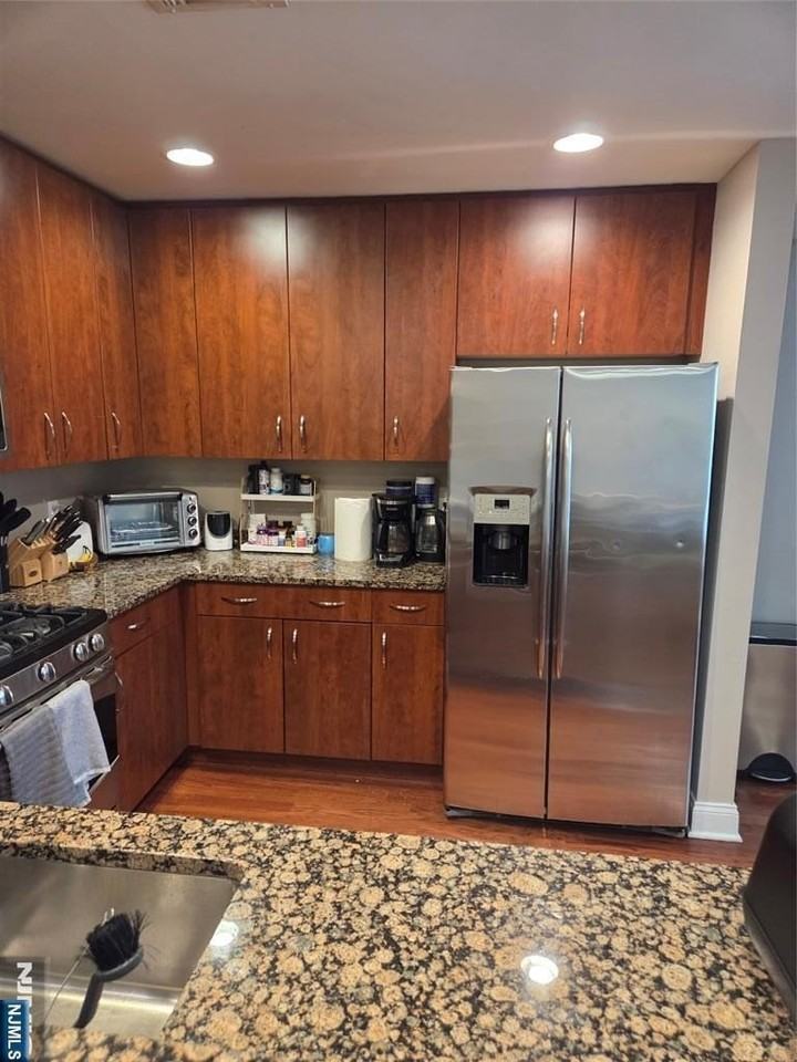 48 Park St #711X - Photo 3 of 34