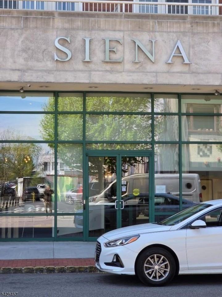 48 S Park St #711 - Photo 2 of 30