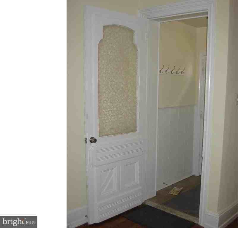 805 N Beechwood St - Photo 3 of 21